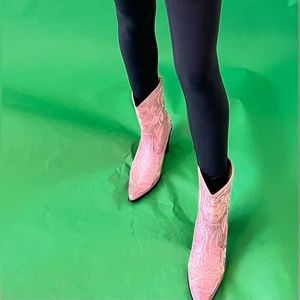 Helens Heart Pink low bling cowgirl boot Size: 9